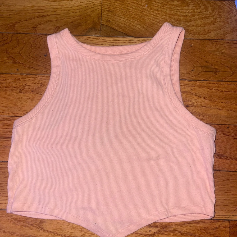 crop v tank top